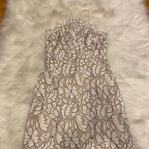 Lace bodycon dress